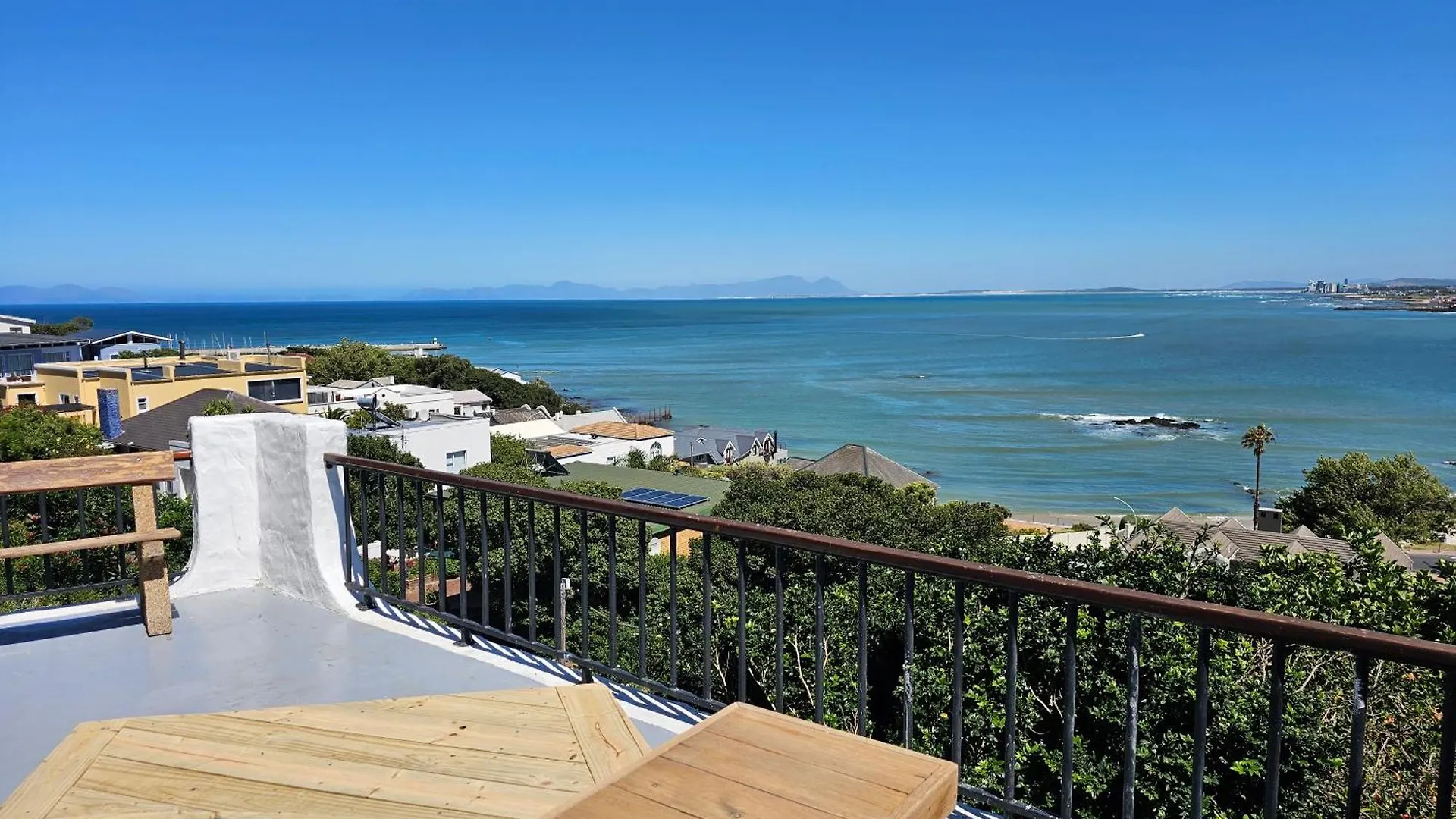 La Isla Bonita Bed and Breakfast Κέιπ Τάουν