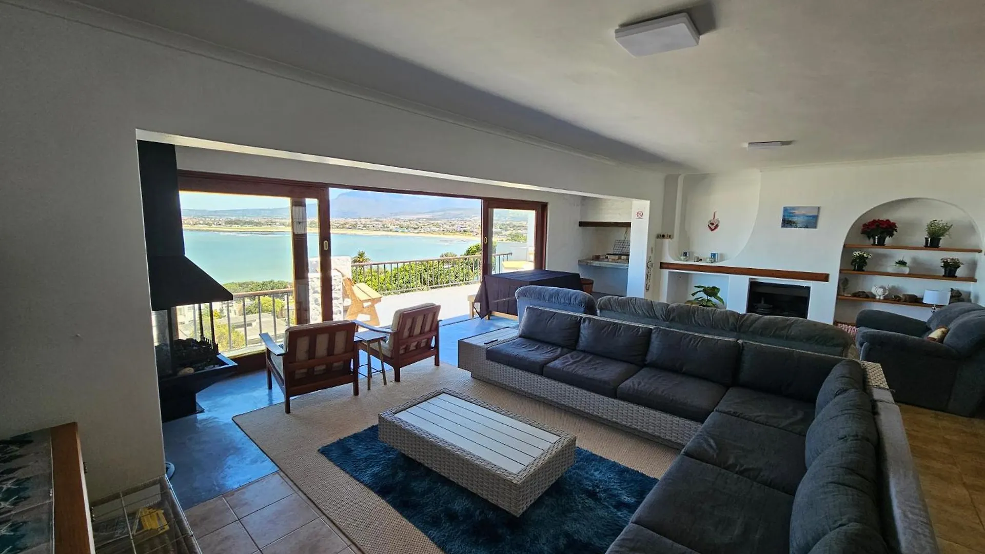 La Isla Bonita Bed and Breakfast Κέιπ Τάουν