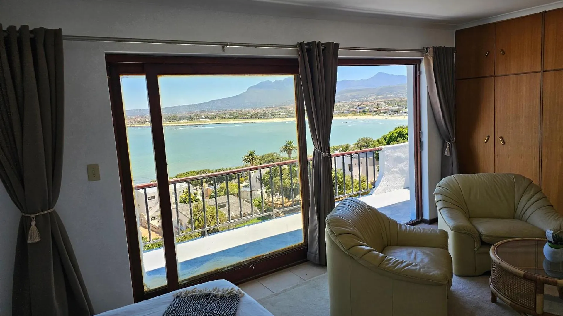 La Isla Bonita Bed and Breakfast Κέιπ Τάουν 0*,  Νότια Αφρική